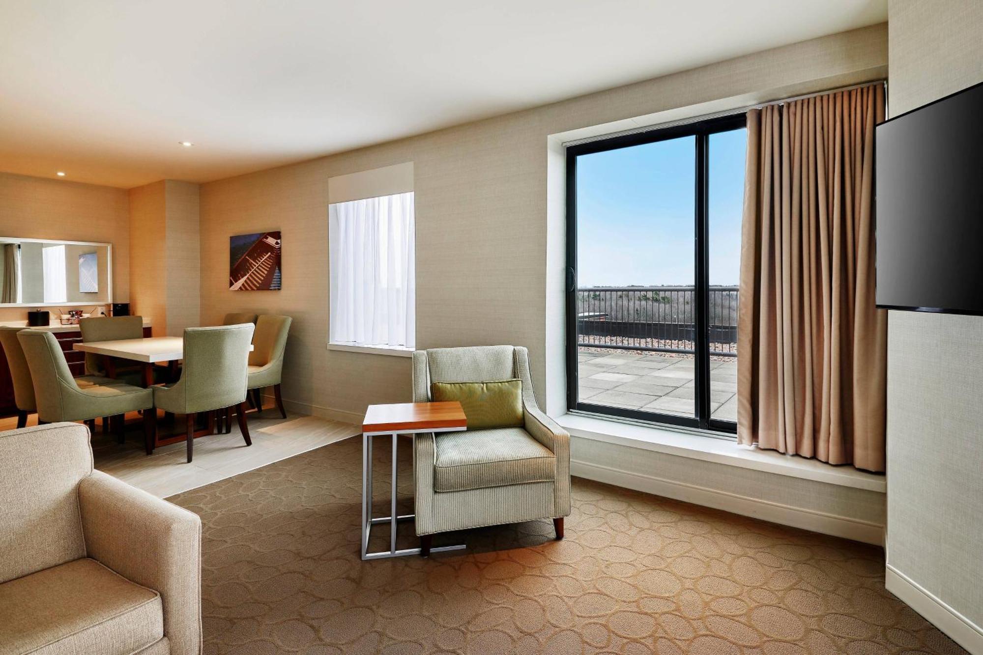Delta Hotels By Marriott Дартмут Экстерьер фото