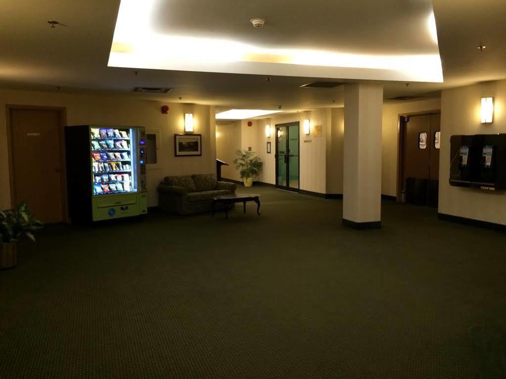 Delta Hotels By Marriott Дартмут Экстерьер фото